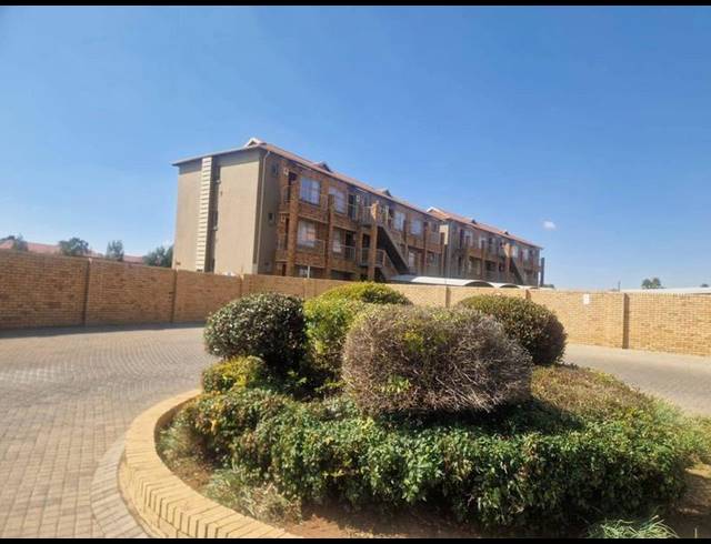 2 BEDROOM APARTMENT FOR SALE IN GREEN HILLS